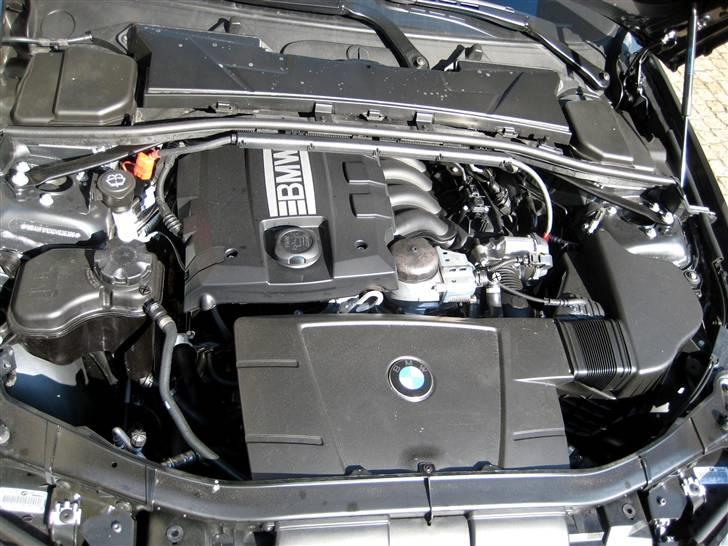 BMW 320i E90 [SOLGT] billede 8