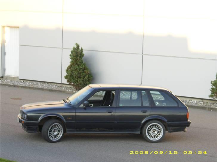 BMW 324 TD E30 touring Død billede 7