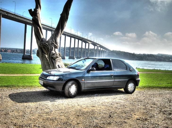 Peugeot 306 \\ Solgt // - Ved Svendborg sund. Fransk, Fræk, Forførende billede 1