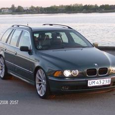 BMW 528ia touring