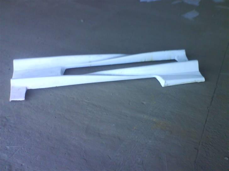 Mazda 323 C. solgt billede 19