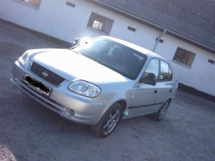 Hyundai Accent Skolevogn billede 1