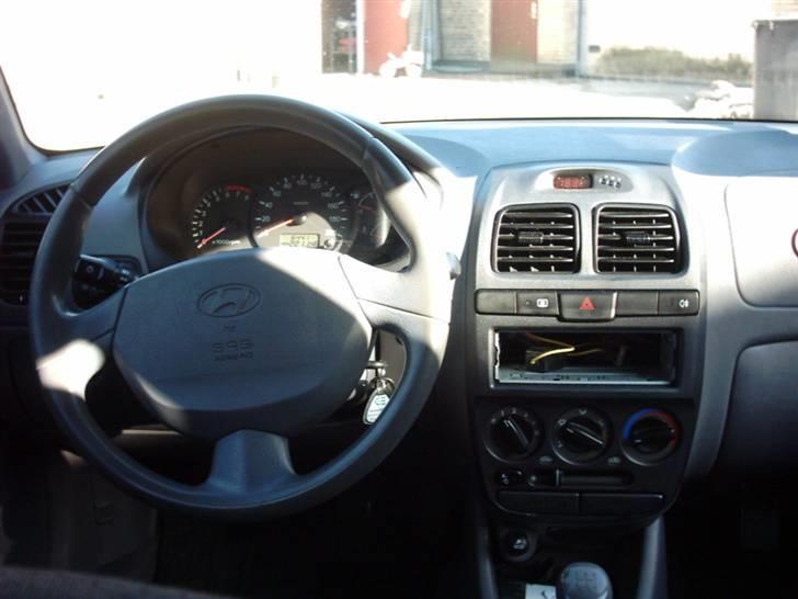 Hyundai Accent Skolevogn billede 8