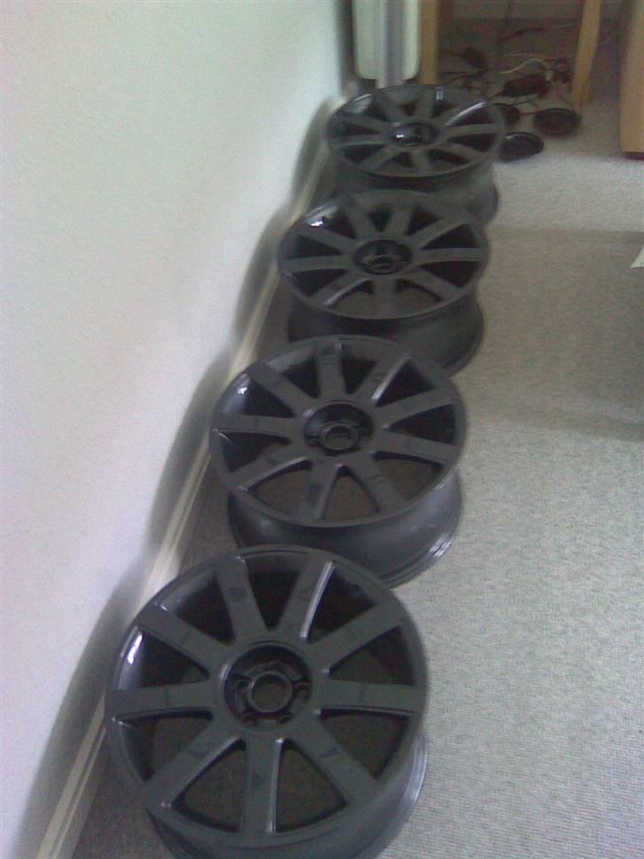 VW Golf 4 V6 4Motion (Solgt) - Fælgene, lige kommet hjem fra maler... billede 10
