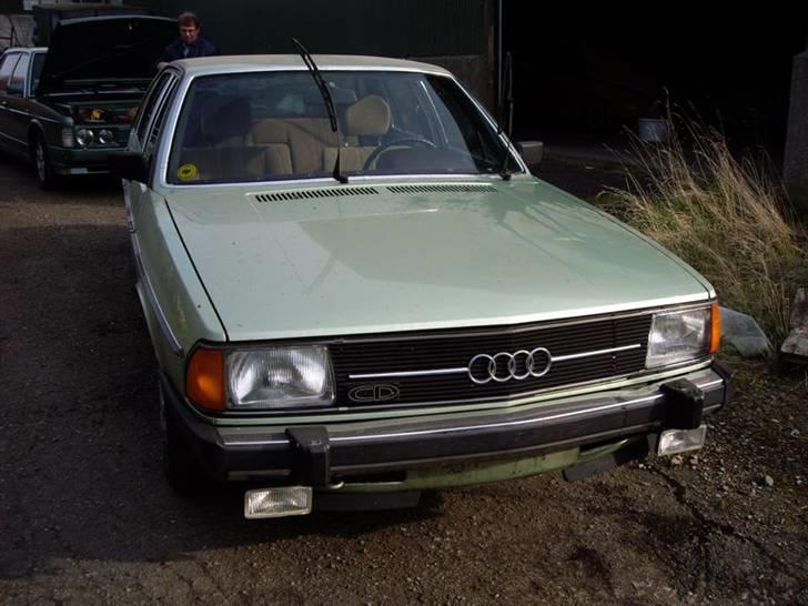 Audi 100 5E CD Aut. Type 43 - Frem i lyset efter et år hengemt i en lade. billede 14