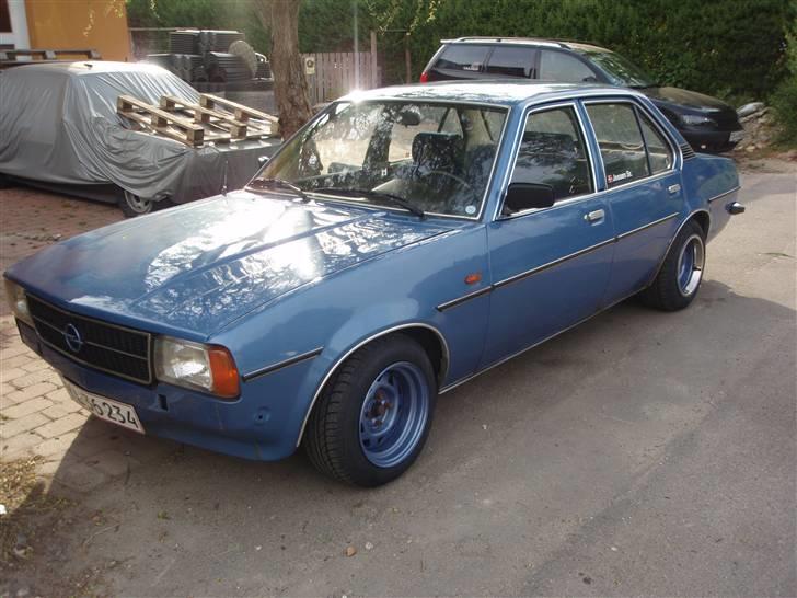 Opel ascona b Berlina. billede 6