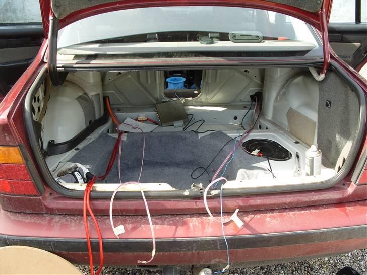 BMW 520 i 24v - en anelse kabelføring billede 11