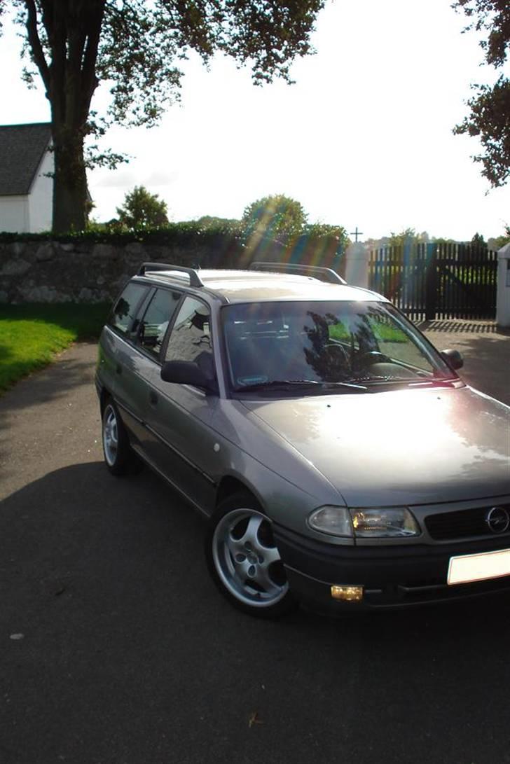 Opel Astra F Caravan SOLGT billede 5