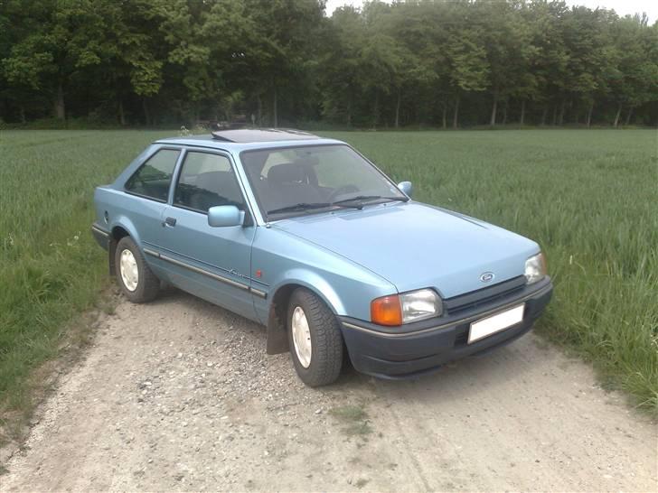 Ford Escort 1.4i supreme billede 1