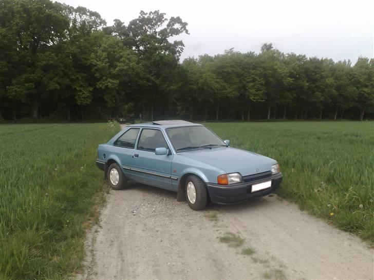 Ford Escort 1.4i supreme billede 2