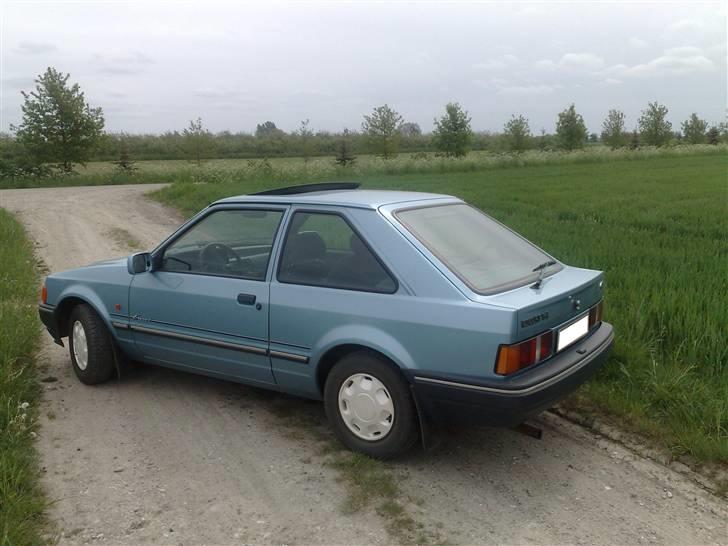 Ford Escort 1.4i supreme billede 9