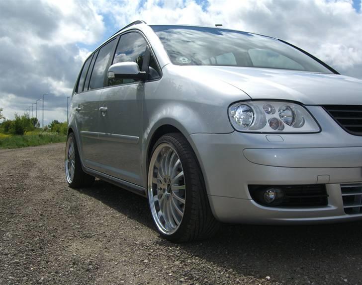 VW Touran 2.0TDi DSG *SOLGT* billede 1
