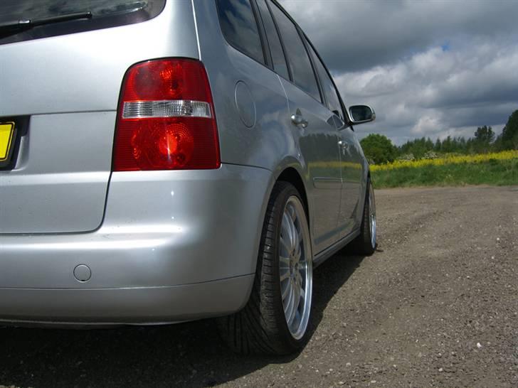 VW Touran 2.0TDi DSG *SOLGT* billede 3