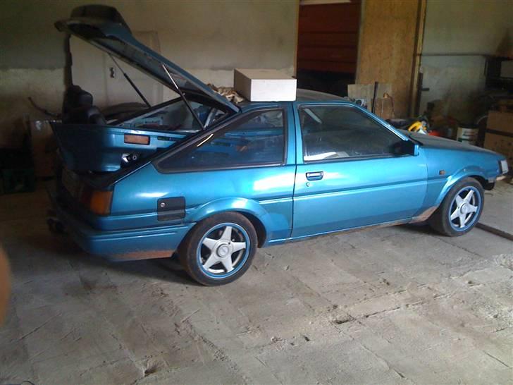Toyota Corolla AE86(Solgt) billede 2