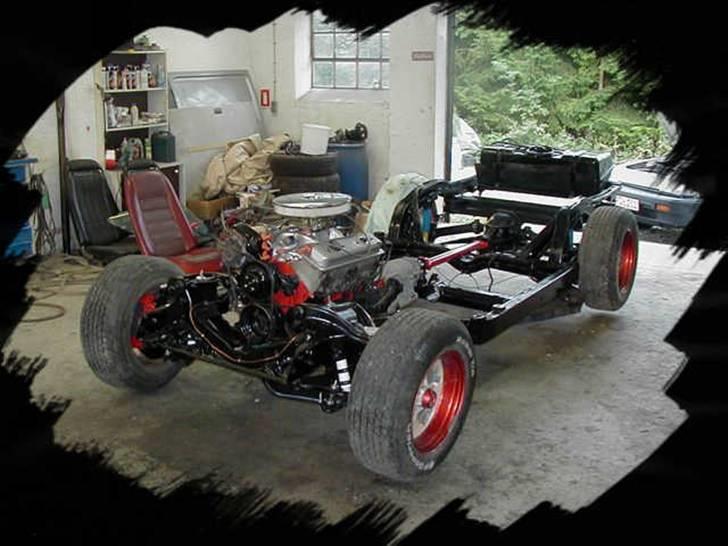 Chevrolet Corvette (Solgt) - Her er a-corvette i gang med samlingen af chassis efter renovering. ser sku godt ud.. billede 7