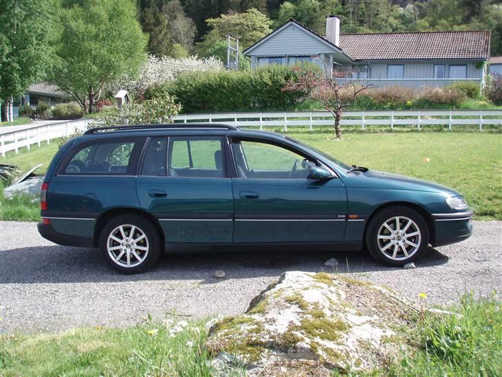 Opel Omega B1 "NRW" stv - Slik så den ut før jeg begynte og montere stylingen. billede 4