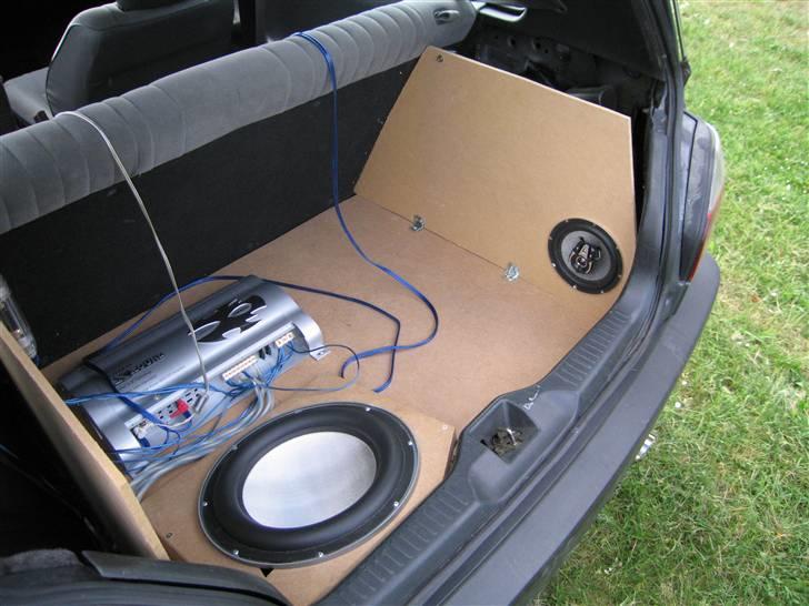 Nissan Sunny N14 - billeder fra den 18/5-08 bagagerum med anlæg billede 10