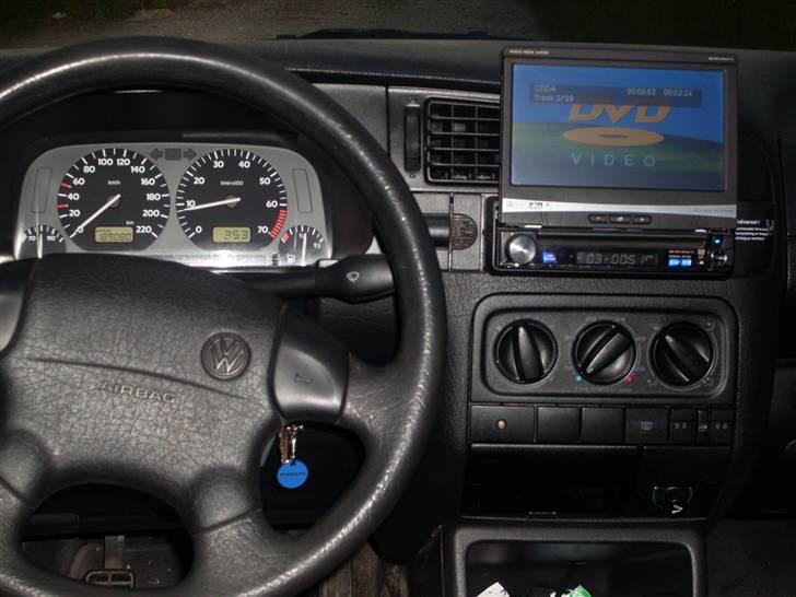 VW Vento 2,0i  8v GT  - De nye anlæg med dvd og tv. billede 12