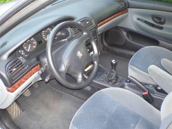 Peugeot 406 2,0 16v st solgt - Inde i bilen.. billede 8
