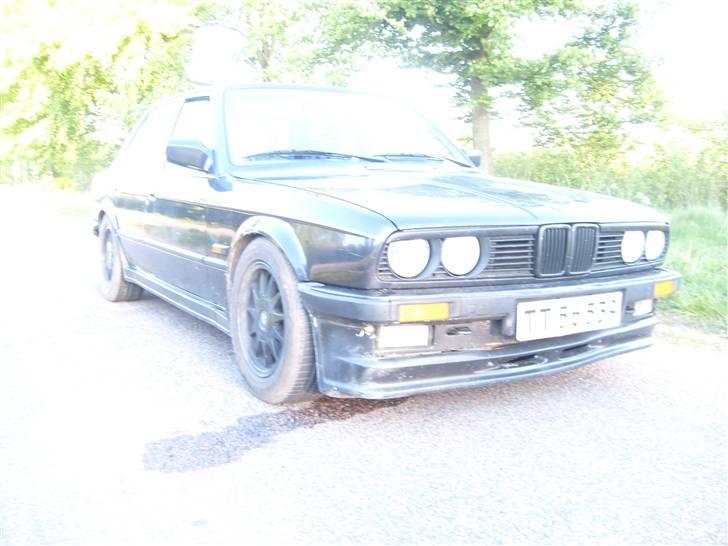 BMW 320i/325i*SOLGT* - lige et billede der gik i lort men syntes det så meget cool ud  billede 4