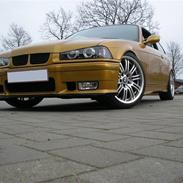 BMW 323I COUPE (SOLGT)