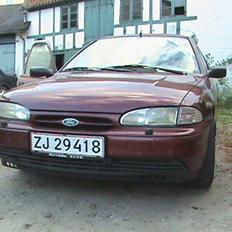 Ford Mondeo (væk)