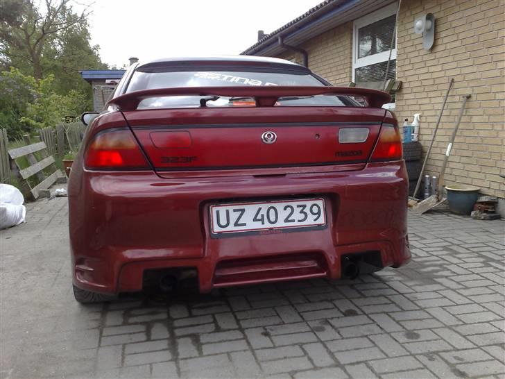 Mazda 323F Solgt billede 11