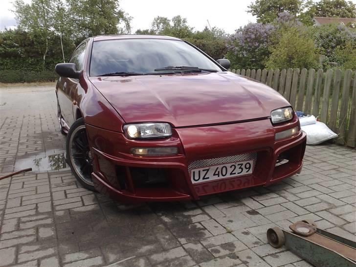 Mazda 323F Solgt billede 12