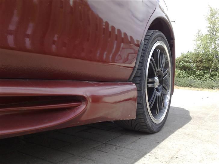 Mazda 323F Solgt billede 18