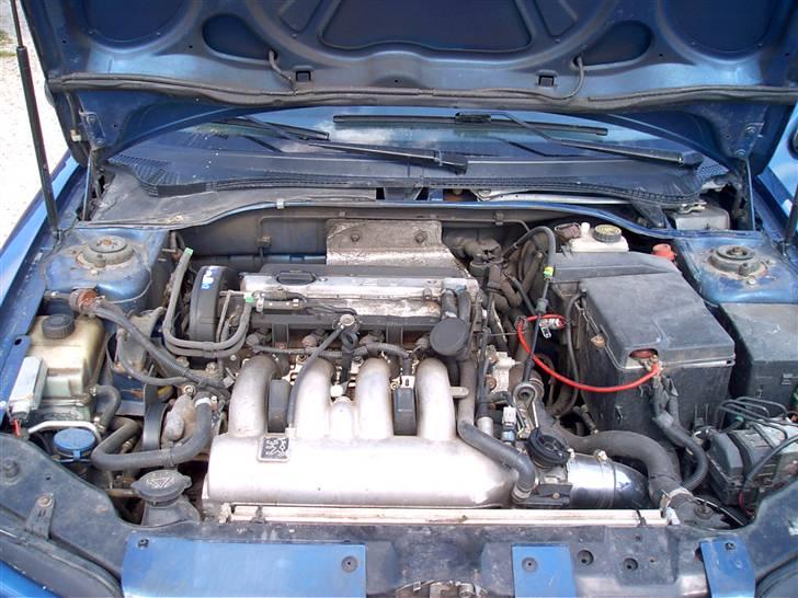 Peugeot 306 SOLGT - motor billede 4