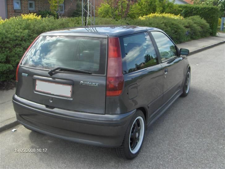 Fiat Punto 1,6 ELX *SOLGT* - Punto´en med sommer-sutterne på billede 11