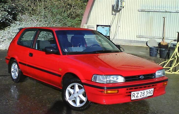 Toyota Corolla XLi H/B Sports billede 1