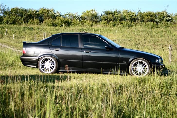 BMW E36 328i Sedan Solgt billede 14