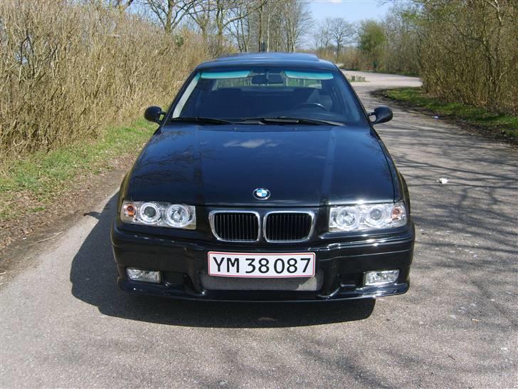 BMW 320i - // SOLGT // billede 4