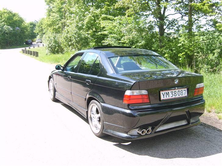 BMW 320i - // SOLGT // billede 8