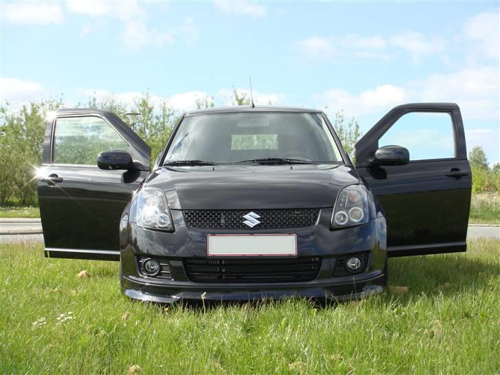Suzuki Swift 1,3 DDiS SOLGT! billede 8