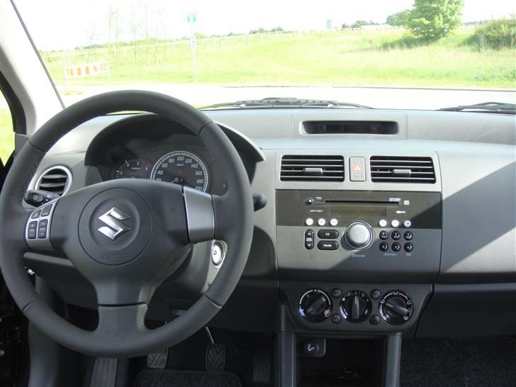 Suzuki Swift 1,3 DDiS SOLGT! billede 9