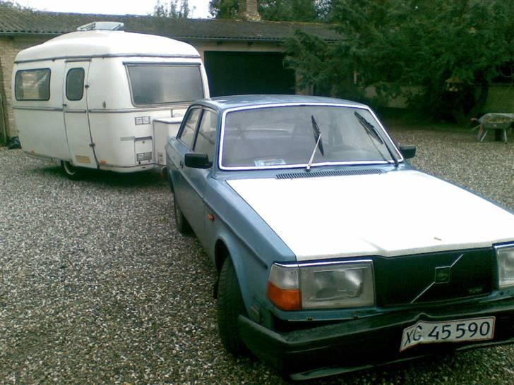 Volvo 242 - Så køre drengene til træf.. billede 1