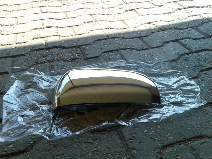 Toyota   RAV4 D-CAT - De nye krom spejle som er monteret - giver et dejligt eksklusivt look billede 18