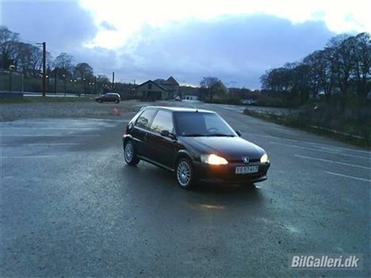 Peugeot solgt - BYTTES FOR SAXO VTS ÅRGANG 2000- OG FREM SMIDER GERNE PENGE OVENI FOR EN ORDENTLIG VOGN..  se evt. andre opdaterede billeder af den i min profil, det er den samme bil der er oprettet.. bare før og efter... billede 8