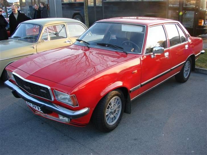 Opel Commodore GS/E.. SOLGT - AUTOBAHNLOKOMOTIV anno 1976! GS/E modellen var virkelig en af de RIGTIGT hårde hunde, da den kom frem....... Autobahnens ukronede konge, når vi taler om biler, hvor familien rent faktisk kunne komme med! ;-) billede 1