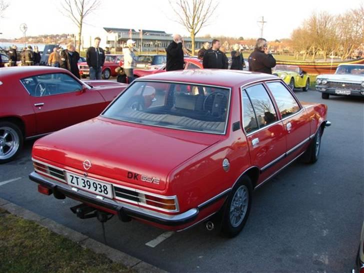 Opel Commodore GS/E.. SOLGT - Det er så fra denne vinkel at Hallandsen kommer til at se mest til min Commodore! Især når han kører i sin Consul 3000 GT ;-) billede 2