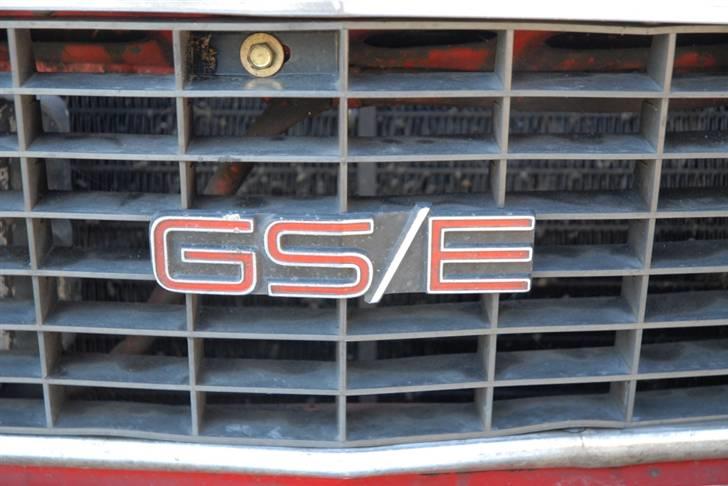 Opel Commodore GS/E.. SOLGT - Og et lille "advarsels" GS/E mærke i fronten er der da også blever råd til...... Meen kunne de IKKE have lavet det spejlvendt! ;-) billede 10