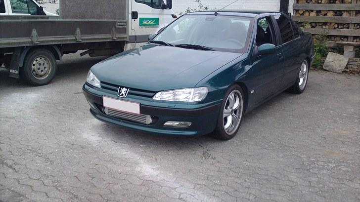 Peugeot 406 2.0 SV turbo SOLGT - intercooler :) har genbrugt de originale sorte slanger, men blå er monteret nu :) billede 11