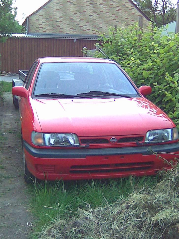 Nissan sunny skrottet ! billede 1