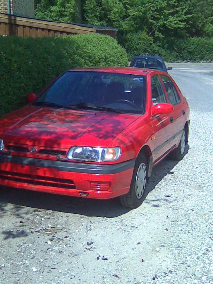 Nissan sunny skrottet ! billede 2