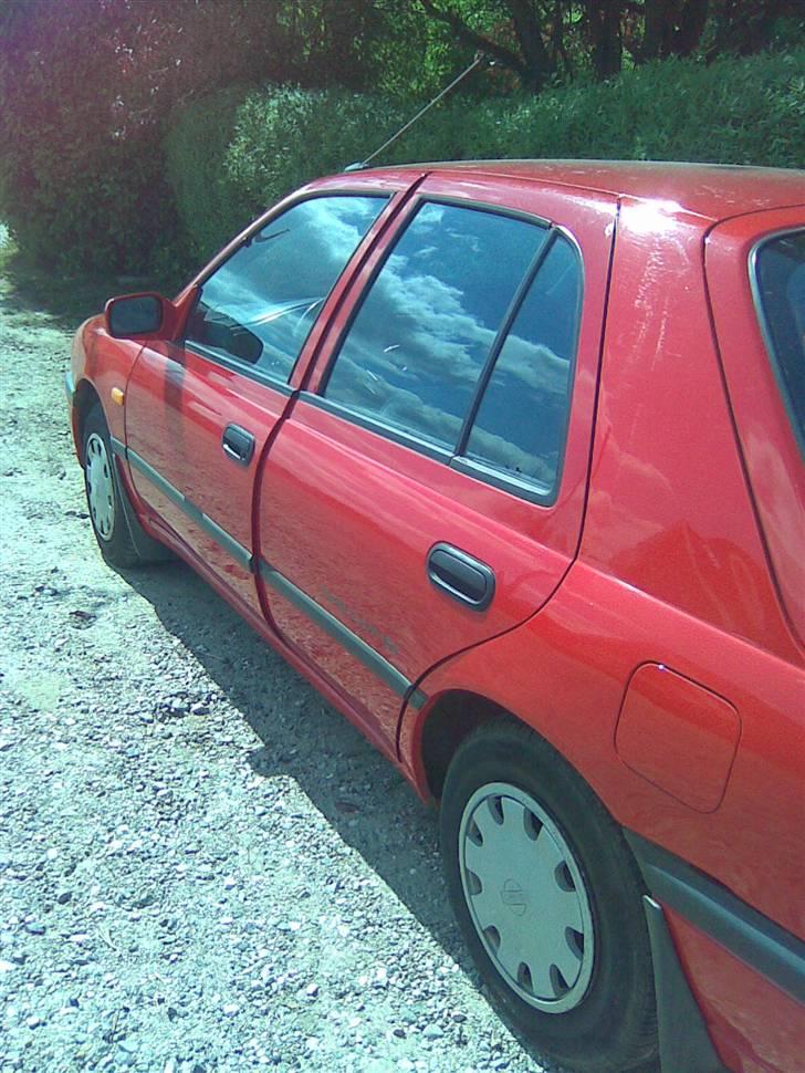 Nissan sunny skrottet ! billede 4