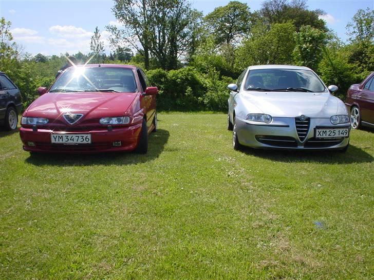 Alfa Romeo 146 2.0 ti - Alfa træf. Ved siden af en Alfa 147, som afløste den fra fabrikken. billede 6