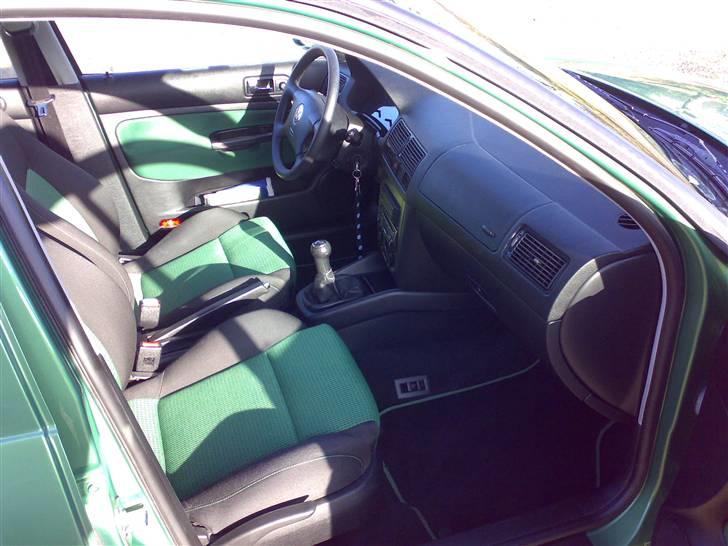 VW Golf 4 Trendline - set fra højre side ind i kabinen billede 19