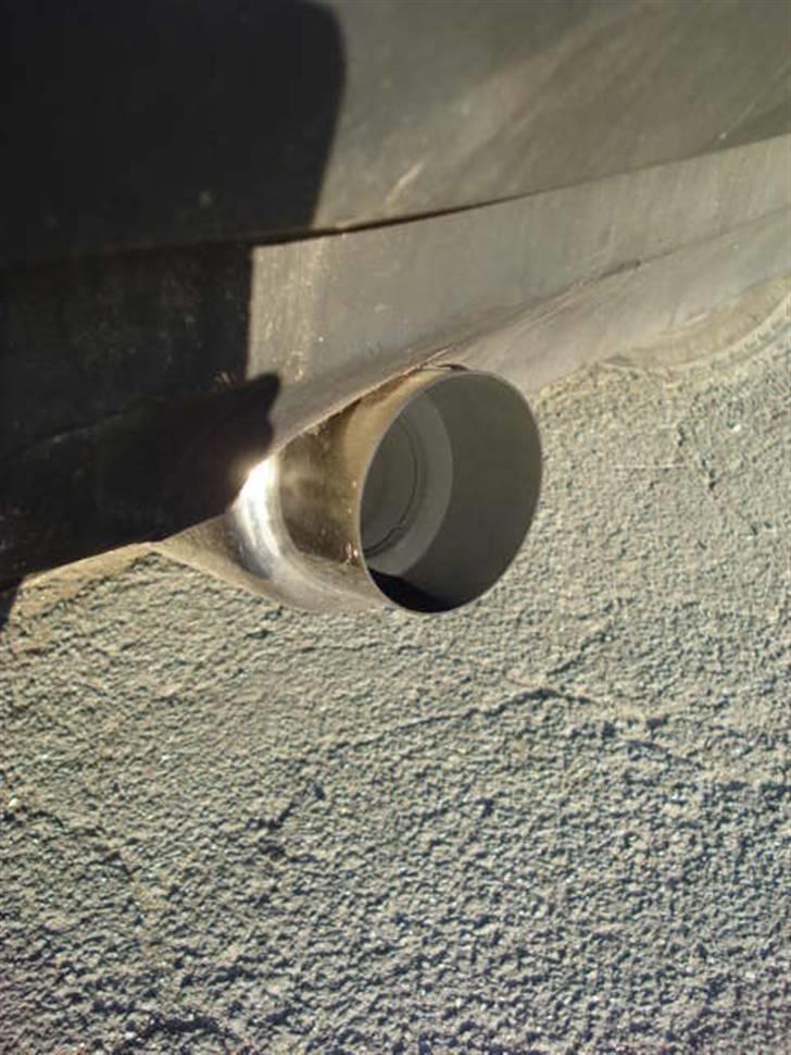 VW Polo Coupé Solgt. - Den lille potte. der er kun sat ca en halv meter 3" rør på . eller er det std .. billede 20